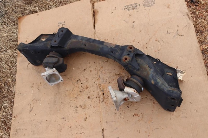 02-10 LEXUS SC430 4.3L AUTO FRONT UNDERCARRAIGE ENGINE CRADLE CROSSMEMBER OEM