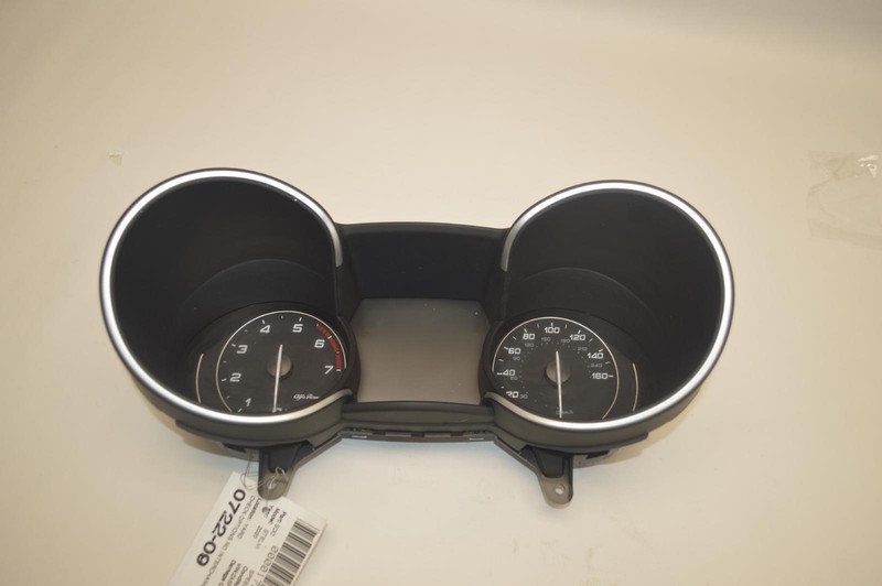 2018-2021 ALFA ROMEO STELVIO TI 2.0L INSTRUMENT CLUSTER GAUGE SPEEDOMETER OEM