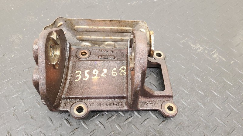 08-10 Ford F250SD 6.4L Right Passenger Engine Mount Bracket OEM 7C3Z-6030-CA