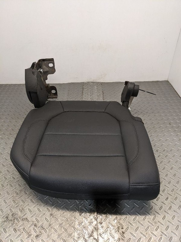 2019 2025 CHEVY SILVERADO GMC SIERRA REAR RIGHT SEAT LOWER CUSHION OEM 1192908