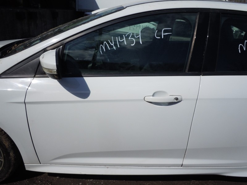 15-18 Ford Focus Front Door Assembly Left Electric Windows W/O Auto Up or Down