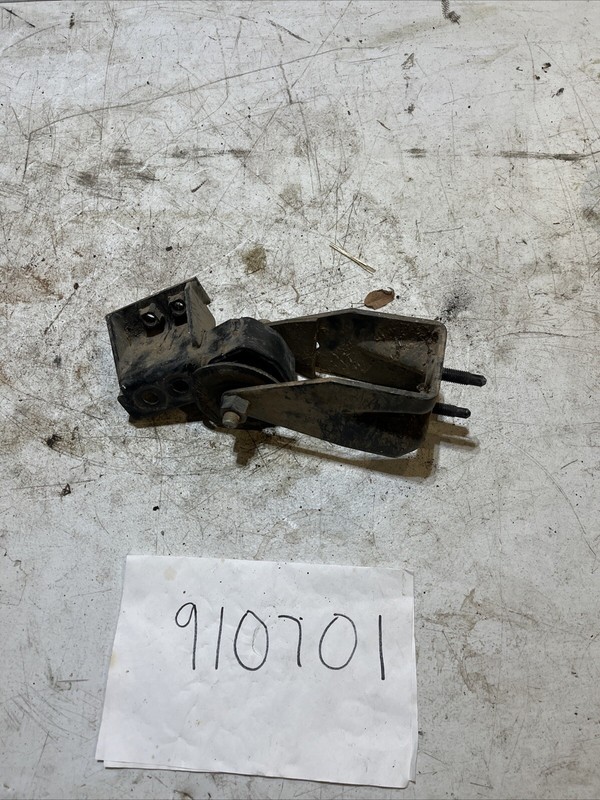 05-11 TOYOTA HIGHLANDER HYBRID 3.3L4WD CROSSMEMBER SUBFRAME MOUNT BRACKET #1