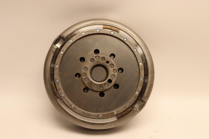 2014-2019 MERCEDES CLA CLASS CLA45 AMG C117 2.0L DUAL MASS FLYWHEEL OEM