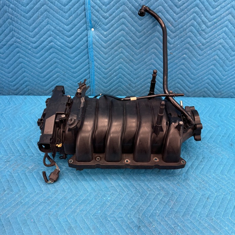 2010–2012 Range Rover L322 5.0L V8 Intake Manifold OEM 8W939424AF