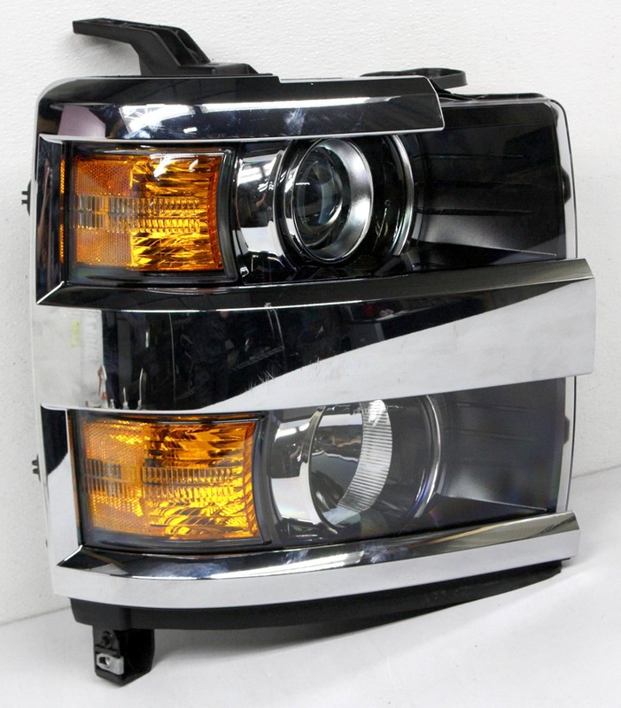 OEM Right Passenger Side Halogen Headlamp For Chevy Silverado 2500 3500 84096573