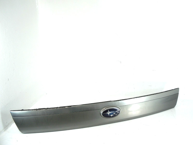 2005 2006 Subaru Forester Hatch Tailgate Finish Panel Moulding OEM