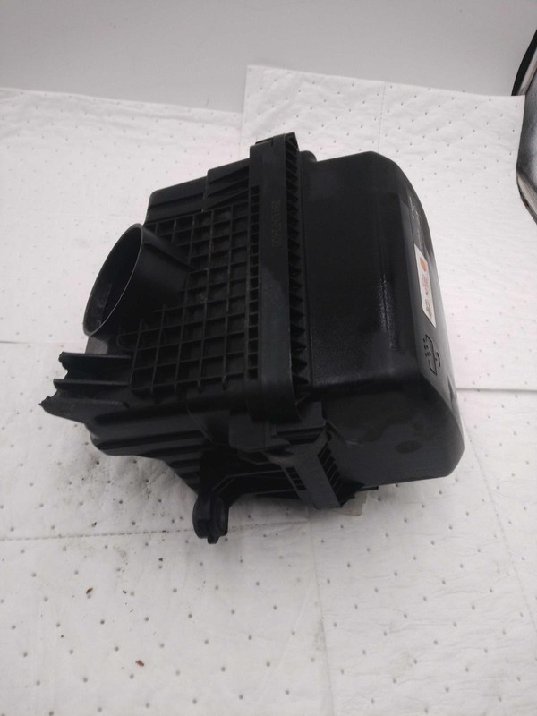 2018 Hyundai Elantra Air Cleaner Assembly OEM 2.0L Used 100K Miles