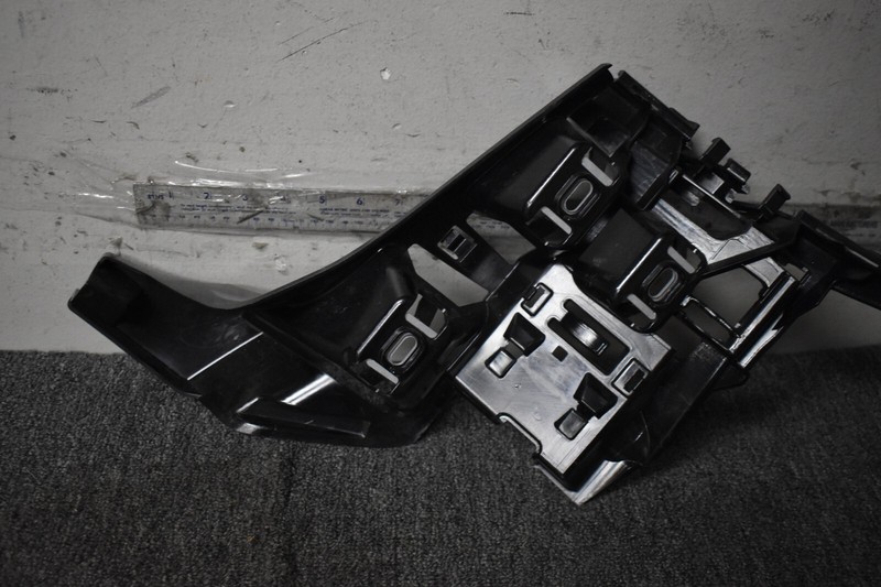 2020-2021 MERCEDES BENZ GLE450 4MATIC ENERGY ABSORBER BRACKET FACTORY OEM