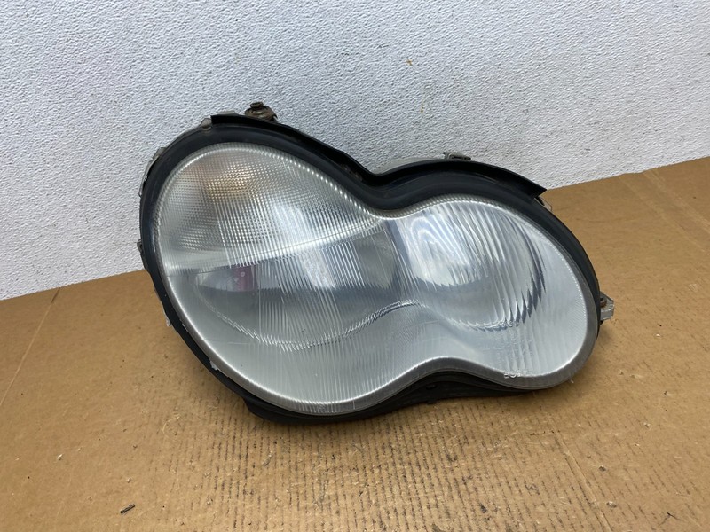 2001 - 2004 Mercedes-Benz C Class Halogen Right Passenger Headlight OEM AE0380