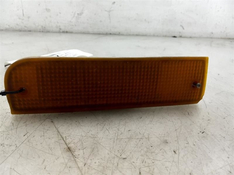 92-95 TOYOTA 4RUNNER SR5 PASSENGER SIDE BUMPER MARKER/REFLECTOR