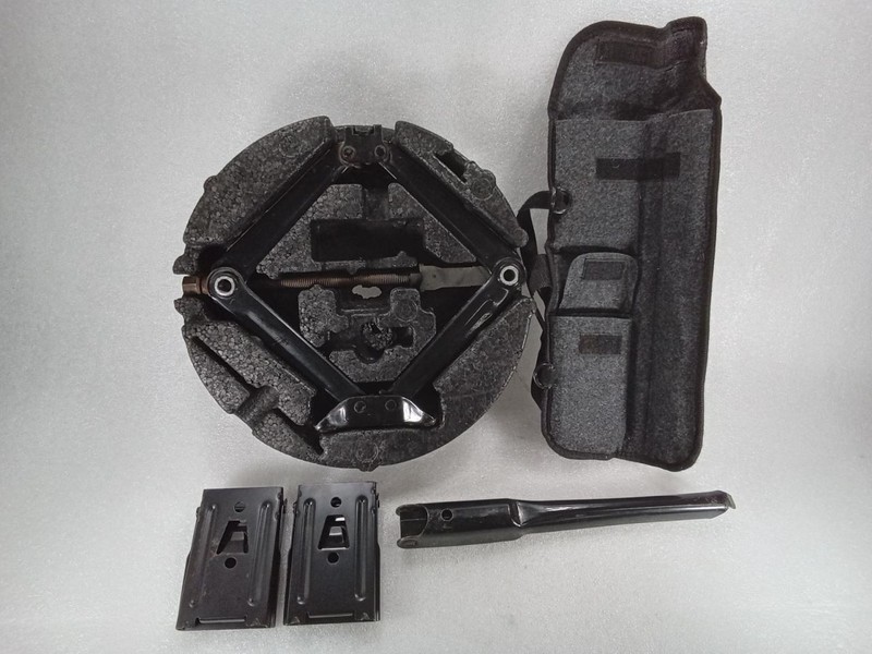 2012-2017 Cruze Buick Verano Spare Scissor Jack Tool Kit w/ Storage 046736054
