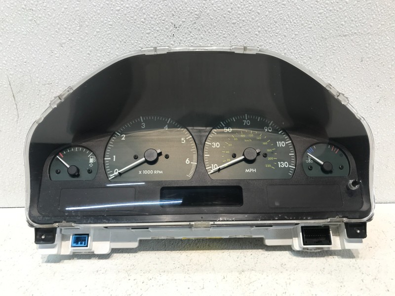 00-02 Land Range Rover Instrument Cluster Speedometer OEM YAC114250