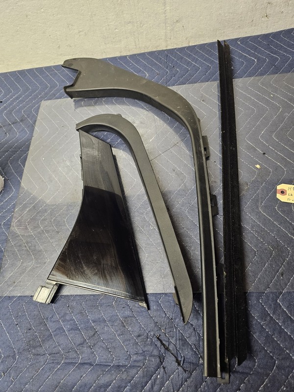 2014-2018 FORD FOCUS REAR LEFT DRIVER DOOR Trim