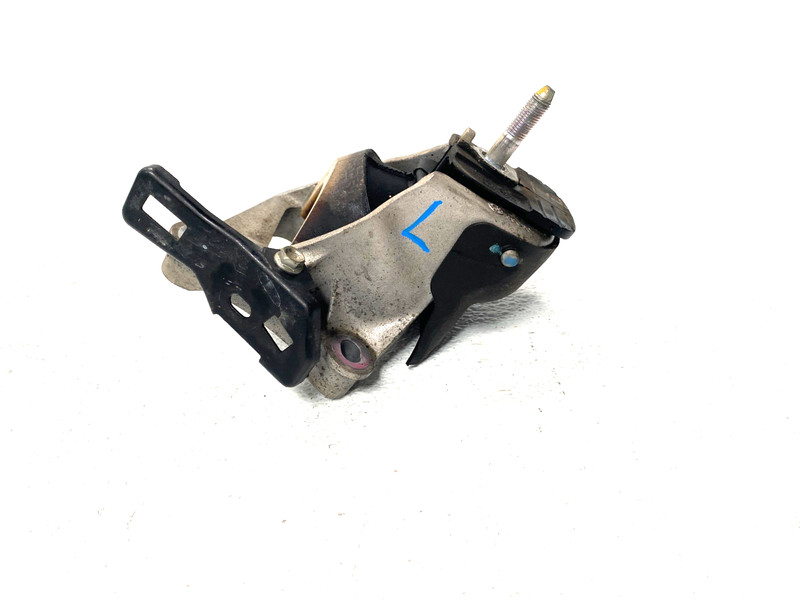 17-20 FIAT 124 SPIDER LEFT SIDE ENGINE MOUNT OEM #A0.37