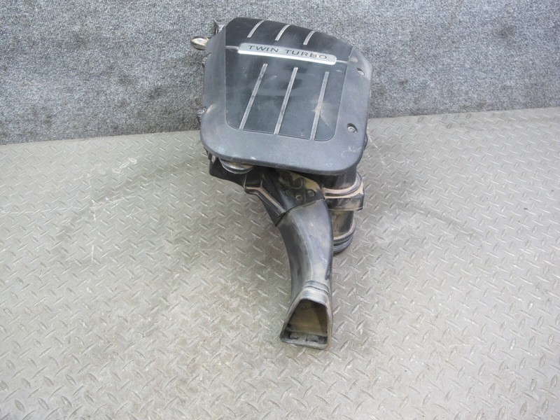 03-12 BENTLEY CONTINENTAL 6.0L LEFT AIR CLEANER FILTER INTAKE BOX W SENSOR