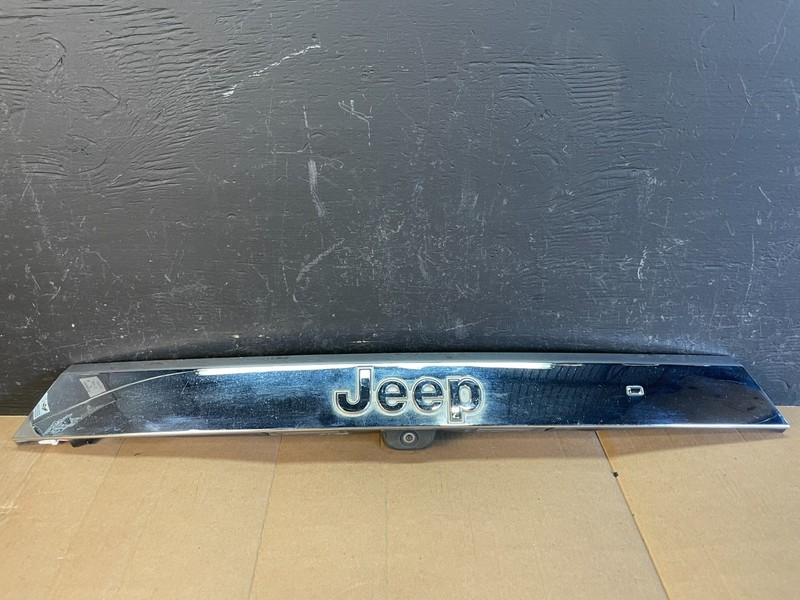 2011-2013 Jeep Grand Cherokee Liftgate Garnish Molding Trim W/ Camera AC2081 DG