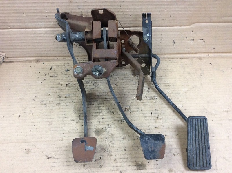 83 84 85 Prelude DX 5sp Clutch Brake Accelerator Pedal Bracket Assembly Used OEM