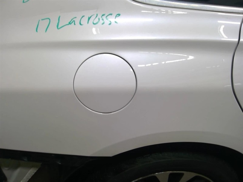 LACROSSE2017-2019 Fuel Filler Door White G1W 1780678
