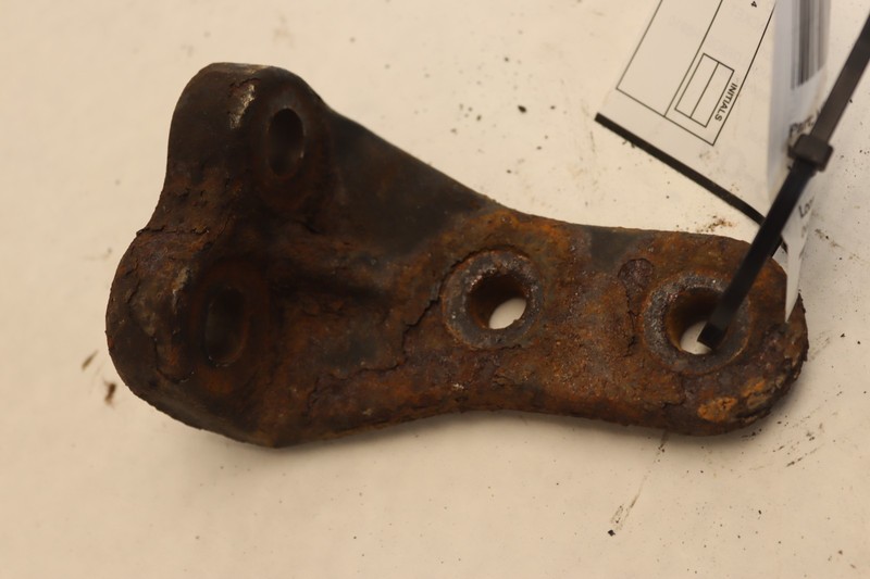 08-17 FREIGHTLINER CASCADIA 125 DD15 MUFFLER SUPPORT BRACKET 04-26261-000 OEM
