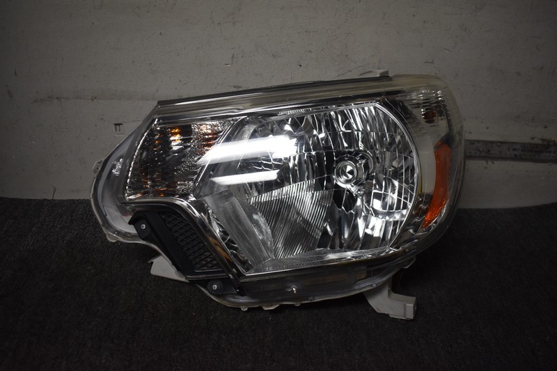 2012-2015 TOYOTA TACOMA HEADLIGHT LEFT SIDE FACTORY OEM