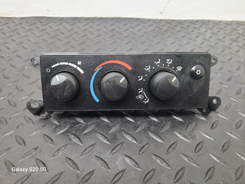 2005 Dodge Dakota AC Temperature Climate Control W/O Heated Glass OEM 55056395AC