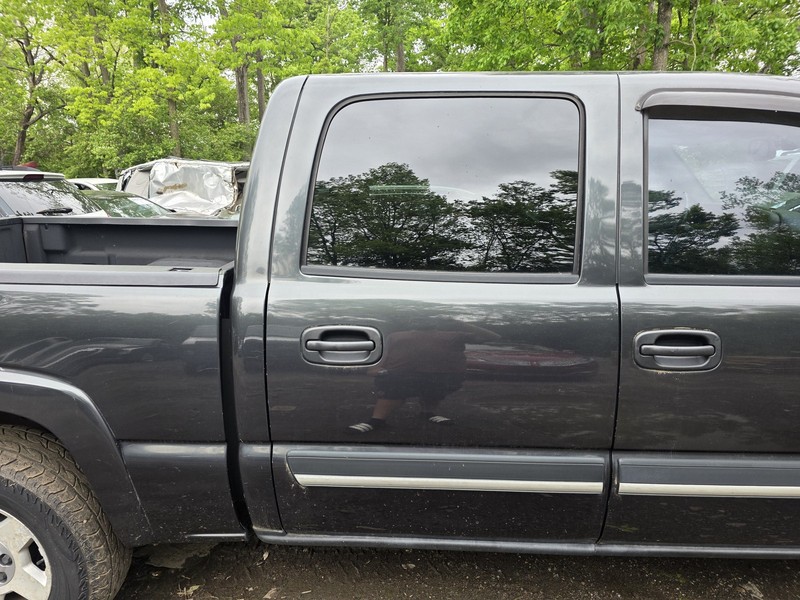2001-2007 Chevrolet Silverado Rear Passenger Door Assembly Crew Cab Gray 805K