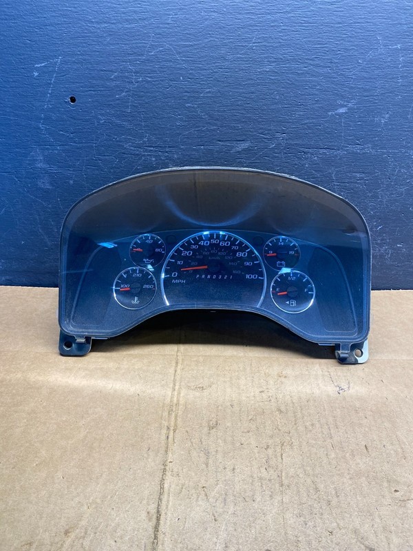2010 - 2012 Chevrolet Express 2500 3500 Speedometer Cluster Gauge OEM ad4825 DG