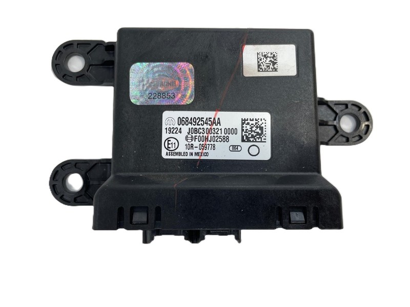 2021-2022 Chrysler Pacifica Rear Liftgate Module 68466171ag Needs Programming