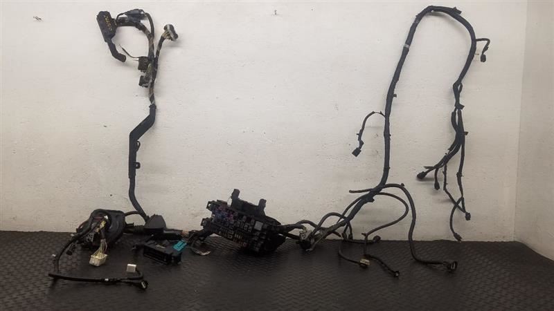 14-15 Ford Explorer 3.5L Engine Fuse Box W/ Harness OEM EB5Z-14290-E
