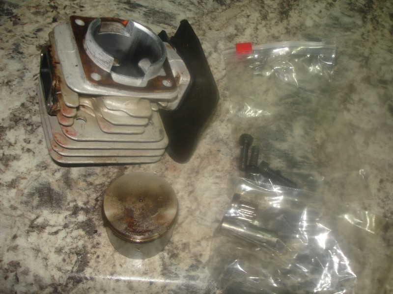 Olympic 252 piston and cylinder chainsaw part only bin 529