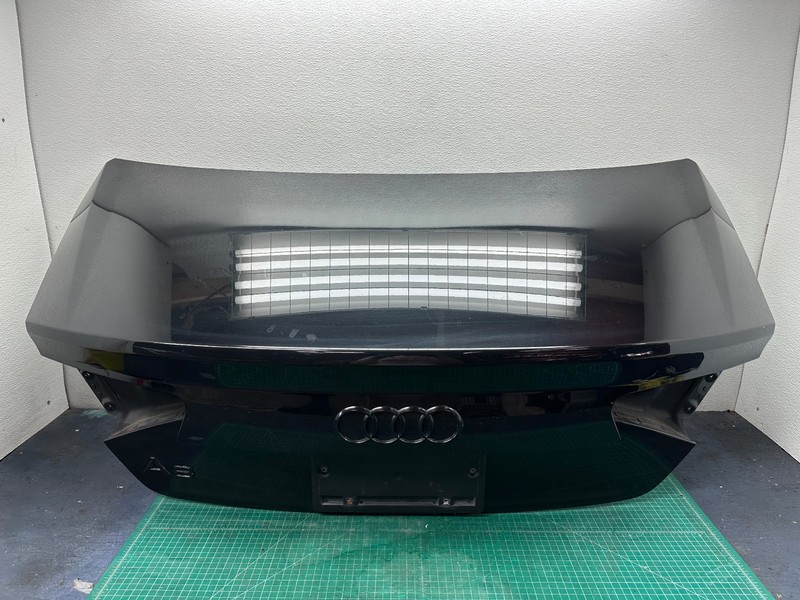 11-14 Audi A8 Quattro TRUNK LID SHELL W/ CAMERA Black L8L8 OEM
