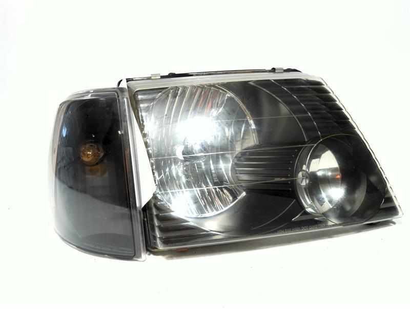 2003 Ford Explorer Right Headlight Assembly OEM 38085 XLT SUV Used Parts