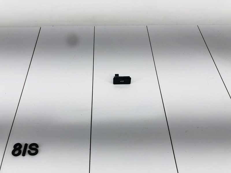 08-17 VOLKSWAGEN TOUAREG REAR BACK DOOR LIFTGATE RELEASE SWITCH BUTTON OEM