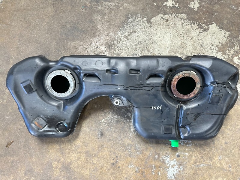 06-15 BMW E90 E92 E84 FUEL PUMP & LEVEL SENDING UNIT ASSEMBLY OEM