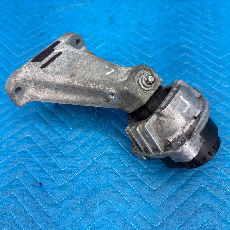 12–17 BMW 650i 4.4 N63 xDrive Left Engine Mount With Bracket OEM 2211677737301