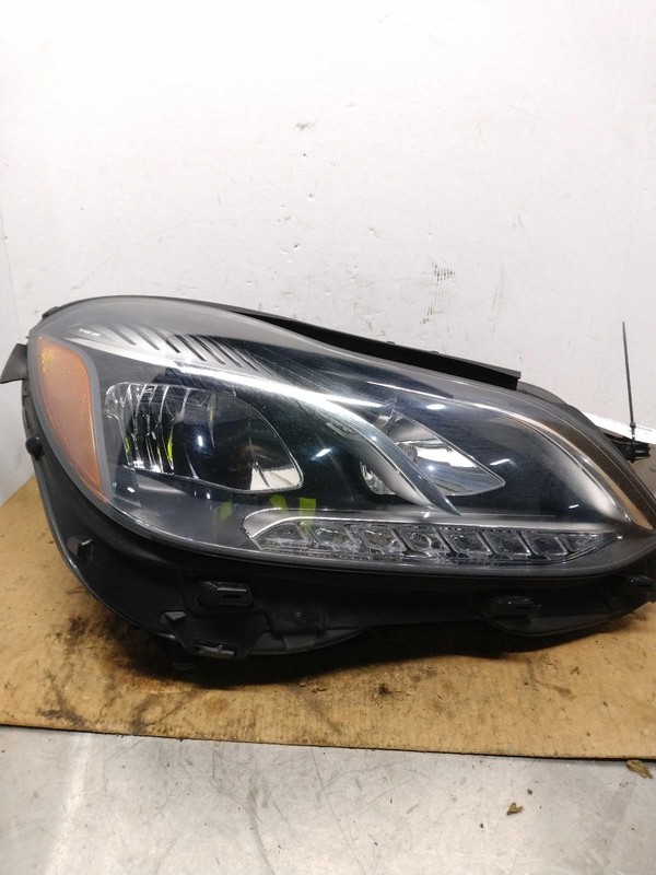 Used Right Headlight Assembly fits: 2016 Mercedes-benz Mercedes e-class 212 Type