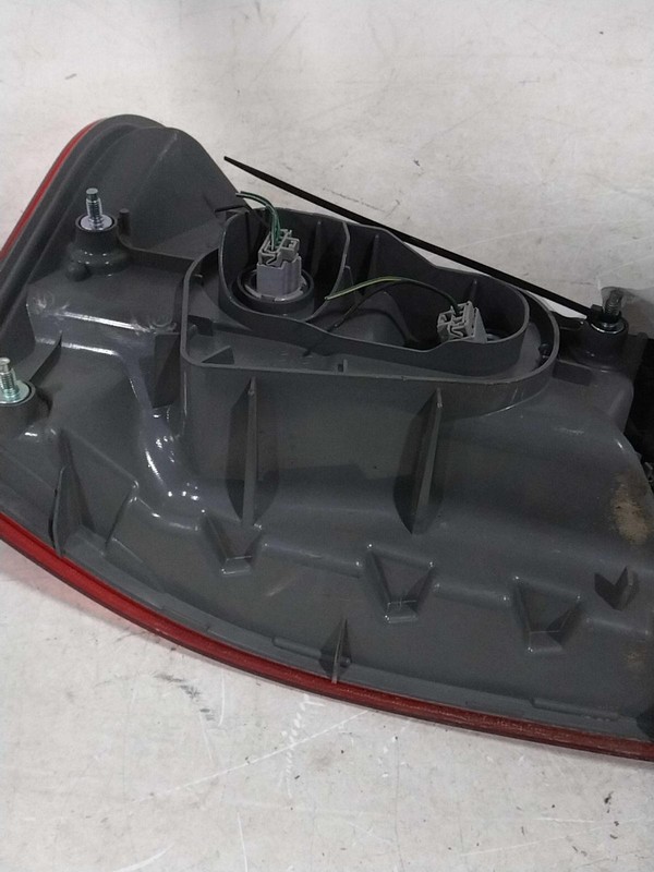 2011 Mitsubishi Galant Right Tail Light Assembly Black OEM Used 562874