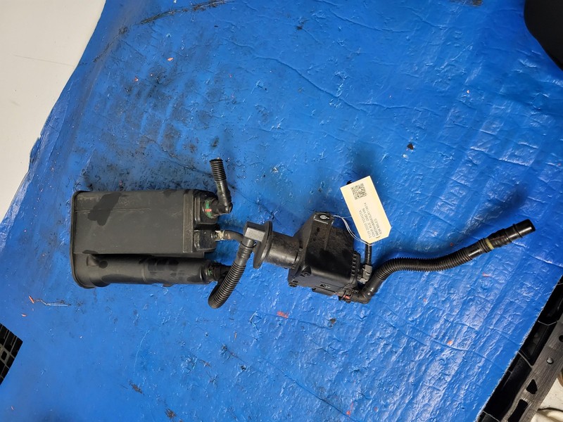 Used Oem Toyota Fuel Vapor Evaporator Canister for 2018-2021 CH-R 2.0L FWD