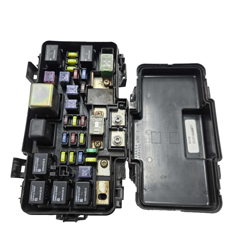 Honda Civic EX Sedan Engine Fuse Box Assembly 2004 P/N 38250S5AA03