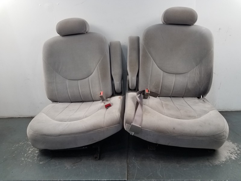 2002 Grand Marquis / Crown Vic Victoria Gray Cloth Front Seat Set #9286 P3