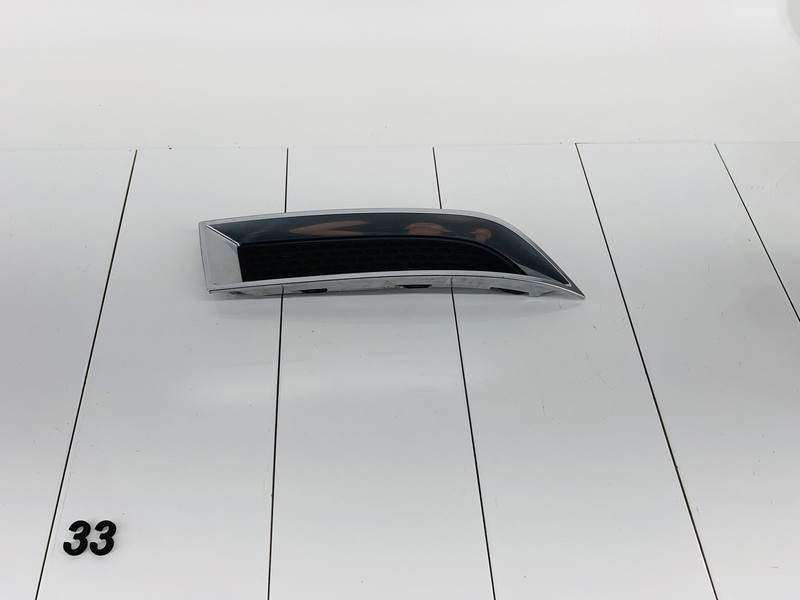 13-16 GMC ACADIA FRONT RIGHT PASSENGER SIDE BUMPER GRILLE COVER MOLDING OEM