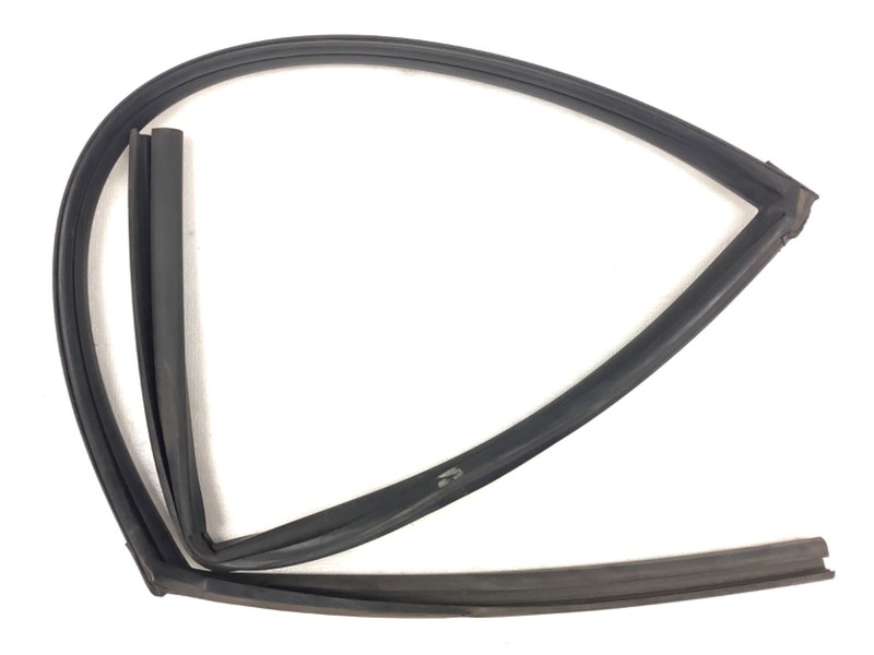 90-93 Accord 4/5Dr Right Rear Window Run Channel Molding Glass Guide Rubber Seal