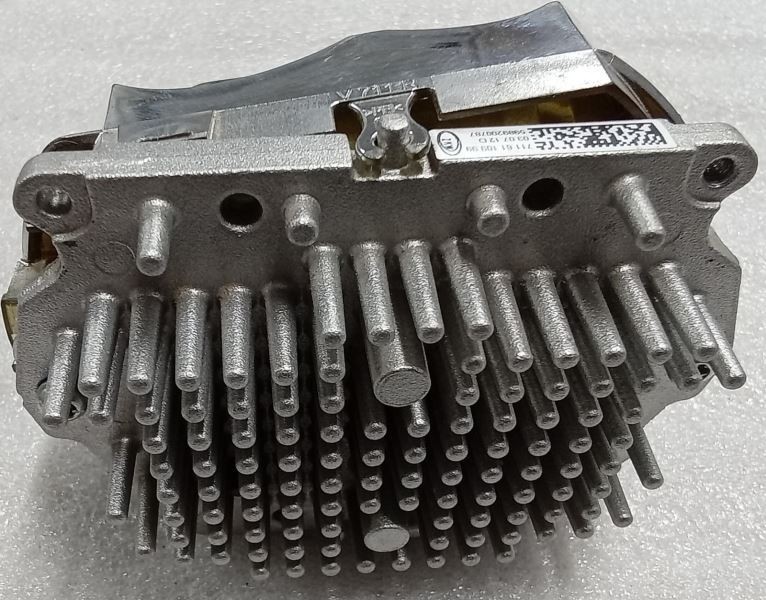 2012-2015 BMW 650i RH LED Headlight Bulb and Heat Sink 711 61 109 99