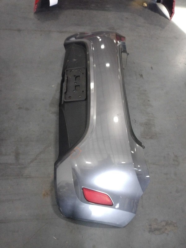 2015 Hyundai Veloster Rear Bumper Assembly Grey OEM Minor Scratch 67K Miles