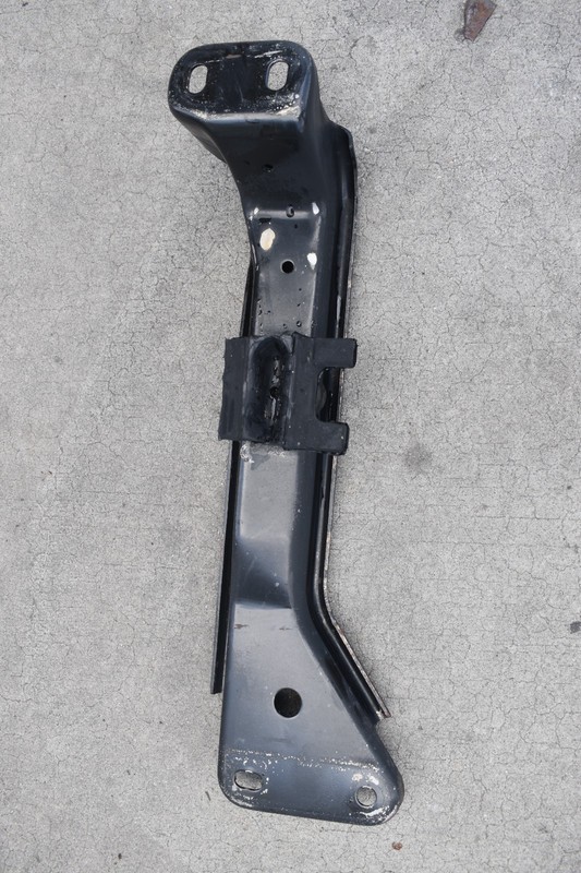 1998-02 Camaro Firebird V8 LS1 4L60E Automatic Transmission Crossmember OEM USED