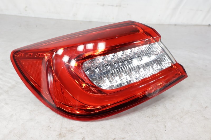 ✅ 2014 2016 2018 2020 2021 MASERATI QUATTROPORTE LEFT TAIL LIGHT OEM USED