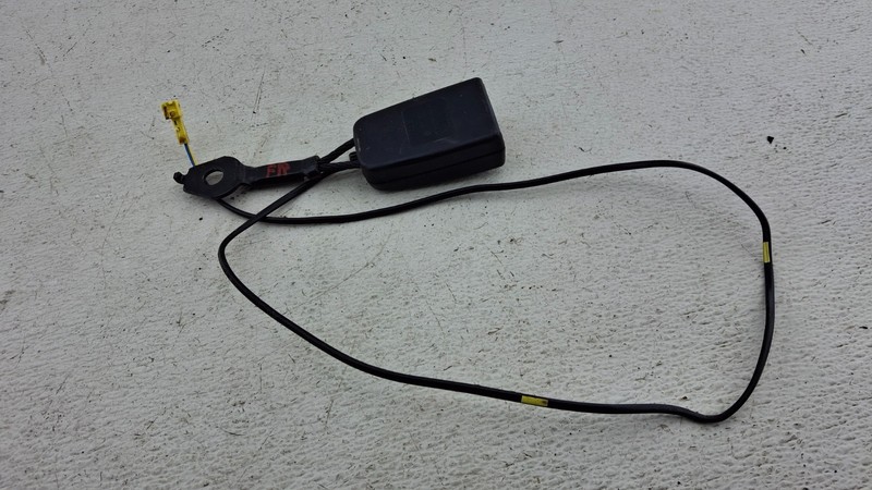 08-15 Mercedes W204 C300 Front Right Side Seatbelt Seat Belt Buckle OEM