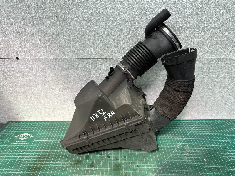10-13 JAGUAR XJ FRONT RIGHT SIDE AIR INTAKE FILTER CLEANER BOX W/ TUBE OEM