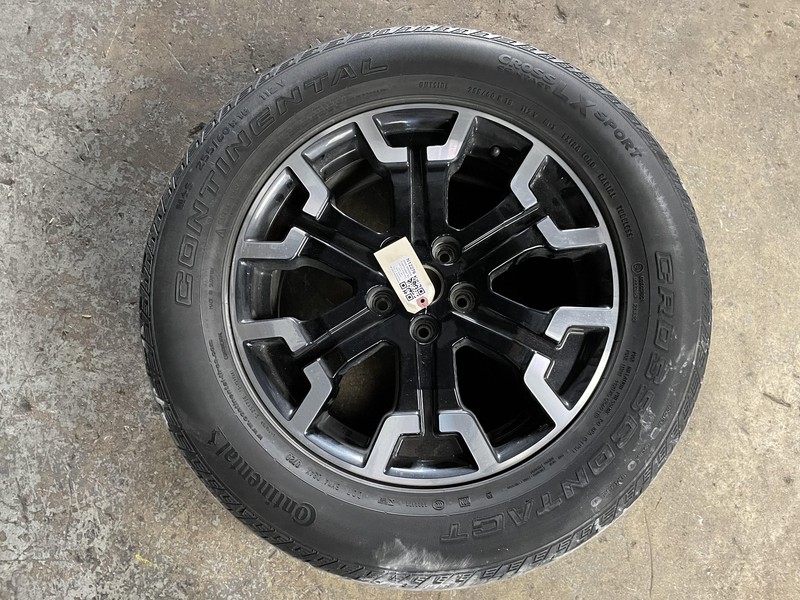 Wheel Rim 18" w/ Tire 255/60 R18 2020 Nissan Pathfinder 40300-1A53D 2018 2019