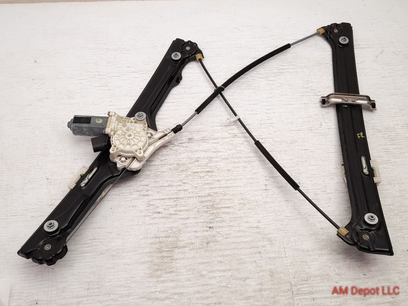 2011 BMW X5 E70 35i 50i Front Right Passenger Window Regulator w Motor 7166380